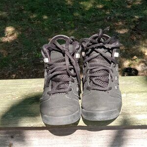 AIR JORDAN RETRO 6 SIZE 11C YOUTH (DM1160-001) Black with Silver Trim